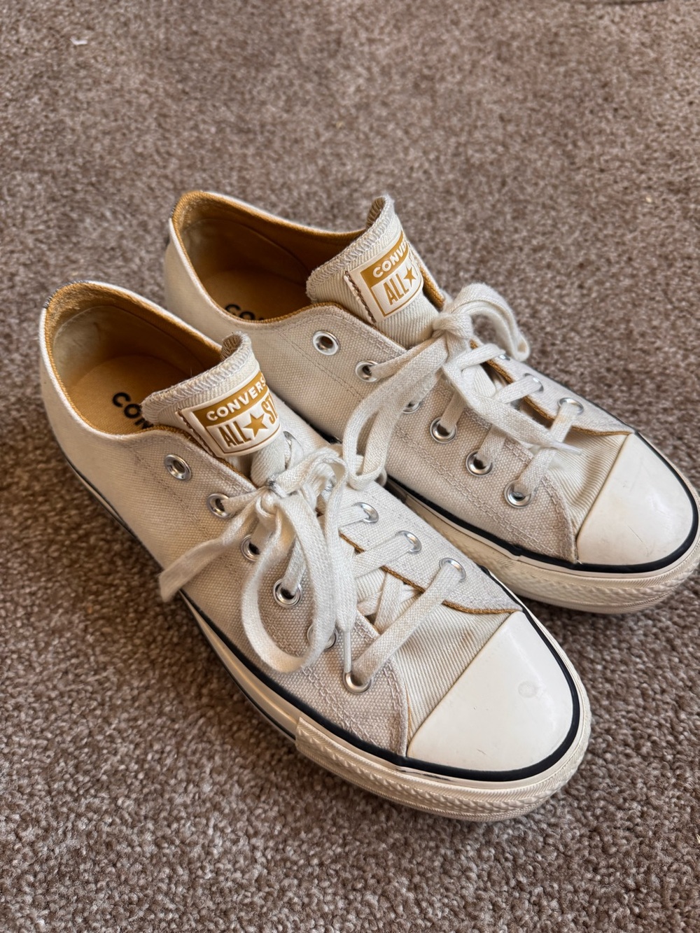 Converse low top